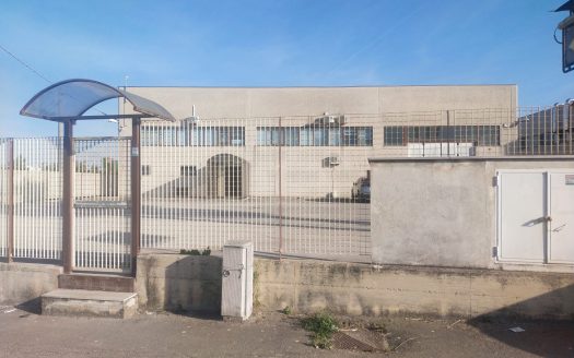 VENDESI CAPANNONE VIA ANDRIA