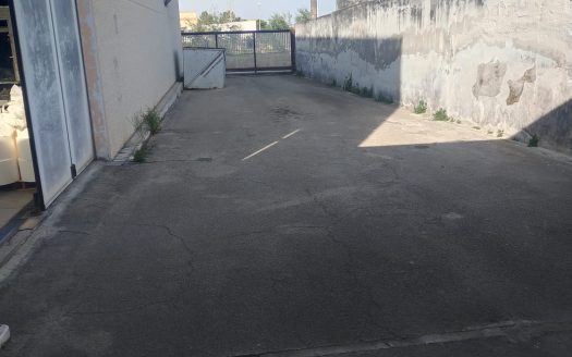 VENDESI CAPANNONE VIA ANDRIA