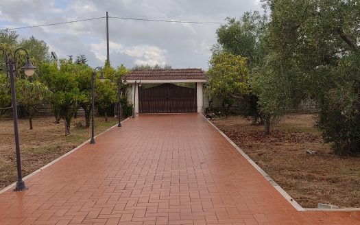 VENDESI VILLA VICINALE SANTA LUCIA