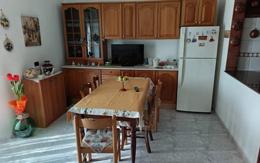 VENDESI APPARTAMENTO VIA SIMONE DE BRADO, 115