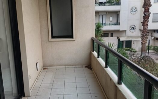 VENDESI APPARTAMENTO VIA DE BARTOLO, 6