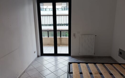 VENDESI APPARTAMENTO VIA DE BARTOLO, 6