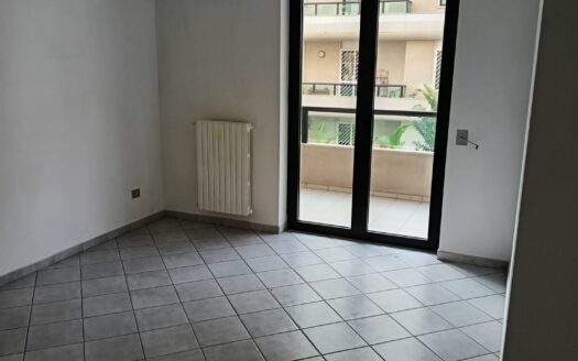 VENDESI APPARTAMENTO VIA DE BARTOLO, 6