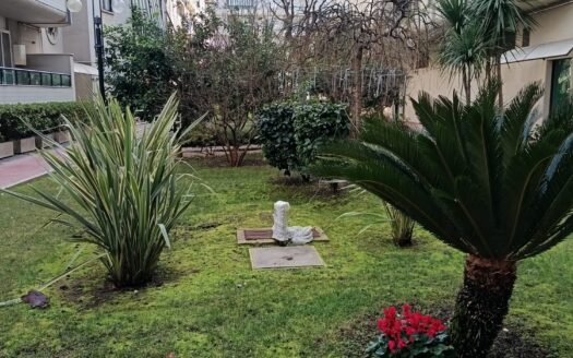 VENDESI APPARTAMENTO VIA DE BARTOLO, 6