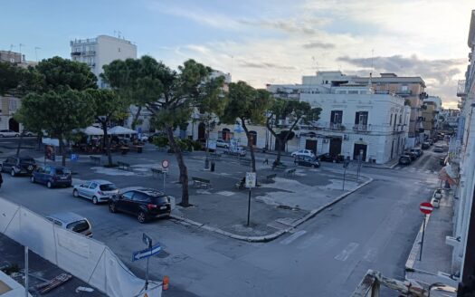 AFFITTASI APPARTAMENTO USO UFFICIO VIA BARISANO, 47