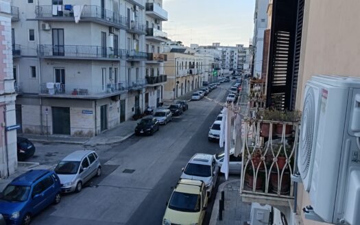 AFFITTASI APPARTAMENTO USO UFFICIO VIA BARISANO, 47