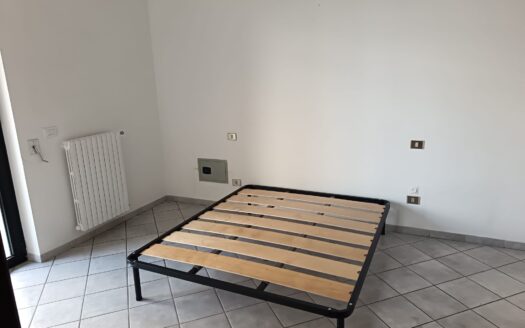 VENDESI APPARTAMENTO VIA DE BARTOLO, 6