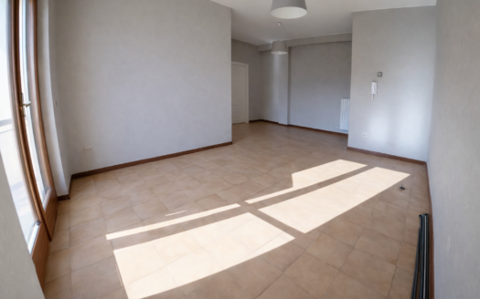 VENDESI APPARTAMENTO VIA POZZO PIANO, 7