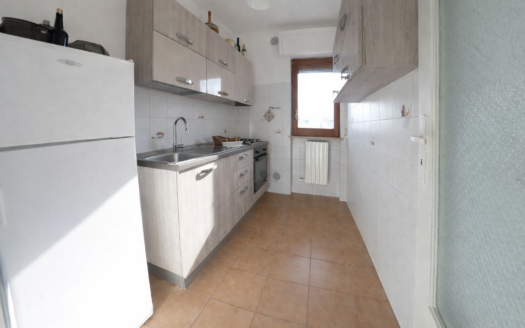 VENDESI APPARTAMENTO VIA POZZO PIANO, 7