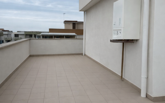 VENDESI ATTICO VIALE EUROPA, 61
