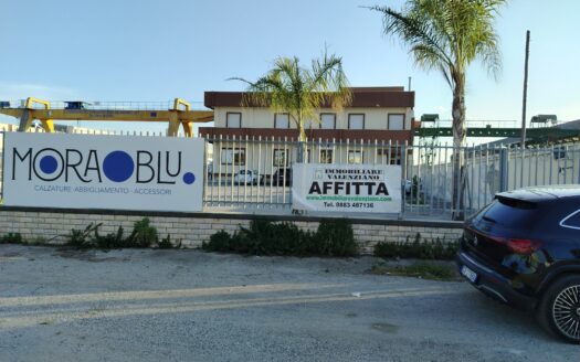 AFFITTASI CAPANNONE VIA BARLETTA