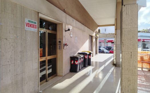 VENDESI APPARTAMENTO VIA POZZO PIANO, 7