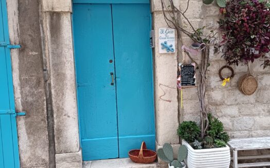 AFFITTASI APPARTAMENTO ARREDATO VIA LA GIUDEA, 15