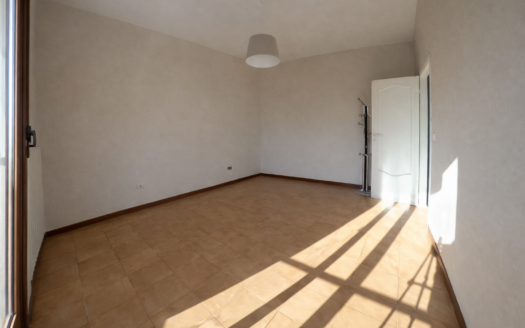 VENDESI APPARTAMENTO VIA POZZO PIANO, 7