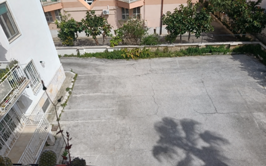 VENDESI APPARTAMENTO VIA POSTUMIA, 3