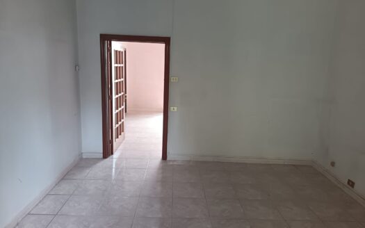 VENDESI APPARTAMENTO VIA ANGELO DE BRAMO, 36