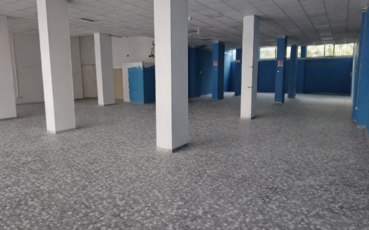 VENDESI LOCALE VIA DE ROBERTIS, 78-80-82-84