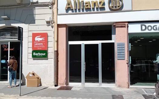 AFFITTASI APPARTAMENTO PIAZZA DELLA REPUBBLICA, 61