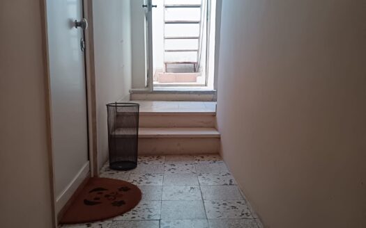 AFFITTASI APPARTAMENTO ARREDATO VIA CAMBIO, 19