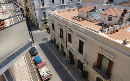 VENDESI APPARTAMENTO VIA MARHERITA DI BORGOGNA, 74