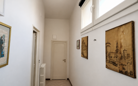 VENDESI APPARTAMENTO VIA MARHERITA DI BORGOGNA, 74