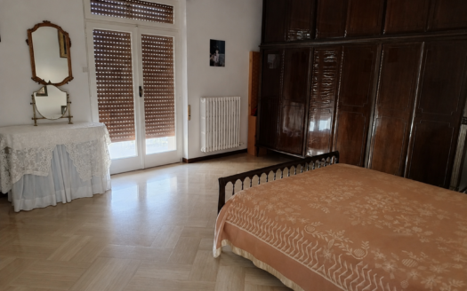 VENDESI APPARTAMENTO VIA MARHERITA DI BORGOGNA, 74