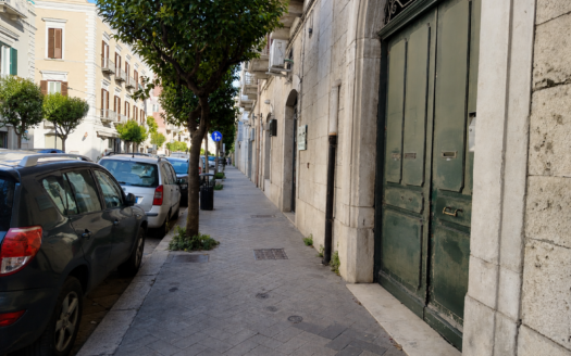 VENDESI APPARTAMENTO CORSO VITTORIO EMANUELE, 78
