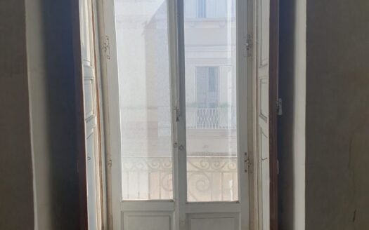 VENDESI APPARTAMENTO CORSO VITTORIO EMANUELE, 78
