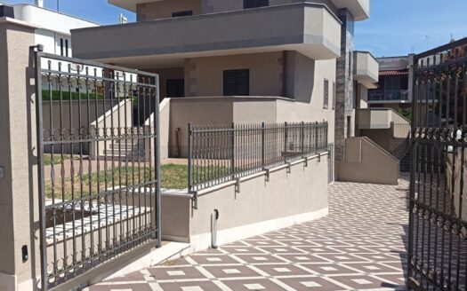 VENDESI VILLA VIA MALCANGI