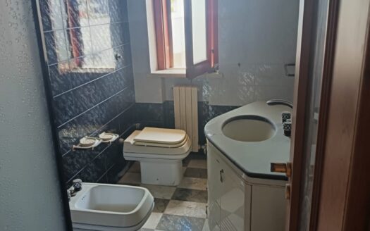 VENDESI VILLA VIA MALCANGI