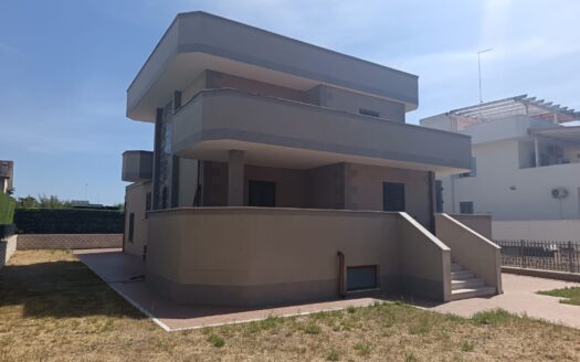 VENDESI VILLA VIA MALCANGI