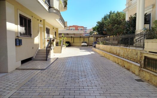 APPARTAMENTO AFFITTASI CORSO IMBRIANI, 103