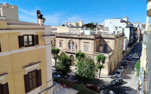 APPARTAMENTO AFFITTASI CORSO IMBRIANI, 103