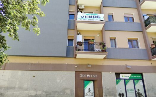 VENDESI APPARTAMENTO CORSO MANZONI, 7