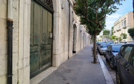 VENDESI APPARTAMENTO CORSO VITTORIO EMANUELE, 78