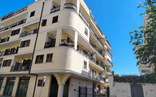 APPARTAMENTO AFFITTASI CORSO IMBRIANI, 103