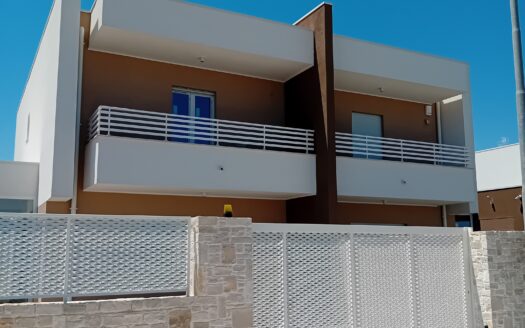 VENDESI VILLA VIA DE MIRTI