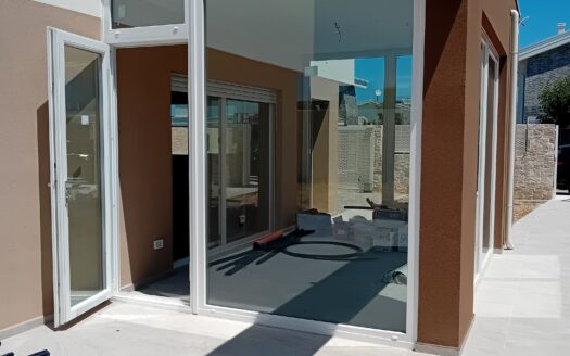 VENDESI VILLA VIA DE MIRTI