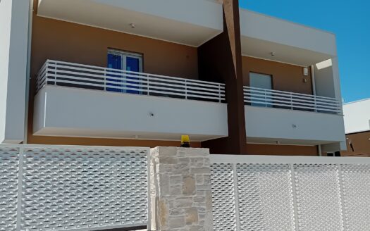 VENDESI VILLA VIA DE MIRTI