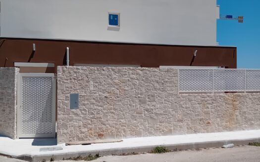 VENDESI VILLA VIA DE MIRTI