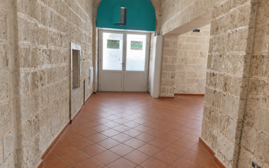 AFFITTASI LOCALE VIA PIETRO PALAGANO, 125-127-129, ANGOLO VIA SAN GERVASIO, 38-40