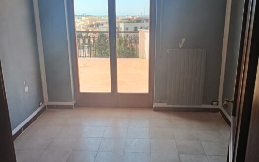 VENDESI APPARTAMENTO VIA MALCANGI ANGOLO VIA POZZO PIANO