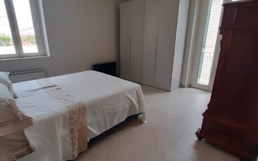 VENDESI APPARTAMENTO VIA UMBERTO, 284
