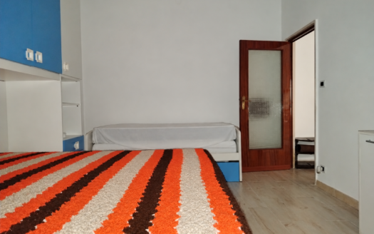 VENDESI APPARTAMENTO VIA TREVISO, 4