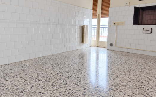 VENDESI APPARTAMENTO VIA ROVERETO, 12