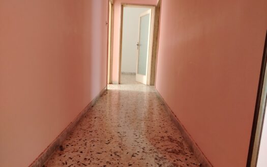 VENDESI APPARTAMENTO VIA ROVERETO, 12