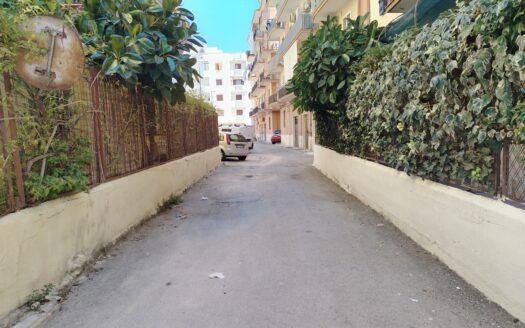 VENDESI APPARTAMENTO VIA ROVERETO, 12