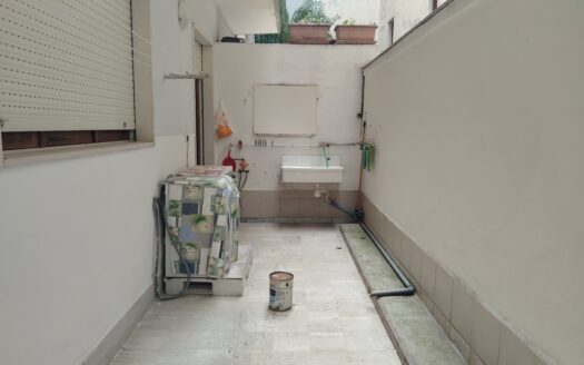 VENDESI APPARTAMENTO VIA TREVISO, 4