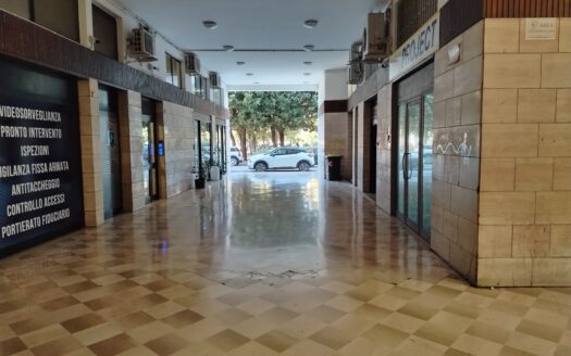 VENDESI APPARTAMENTO GALLERIA, 15