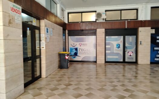 VENDESI APPARTAMENTO GALLERIA, 15